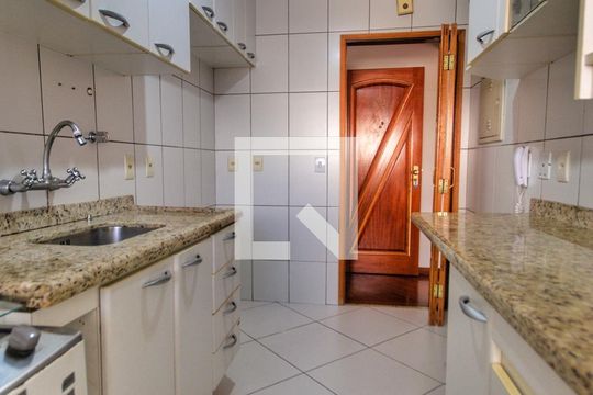 Apartamento para alugar com 3 quartos, 76m² em Vila Monumento, São Paulo