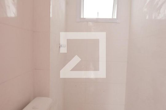 Banheiro de apartamento para alugar com 2 quartos, 35m² em Parque das Paineiras, São Paulo