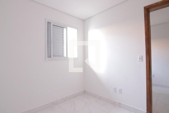 Quarto 1 de apartamento para alugar com 2 quartos, 35m² em Parque das Paineiras, São Paulo