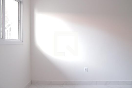 Sala de apartamento para alugar com 2 quartos, 35m² em Parque das Paineiras, São Paulo