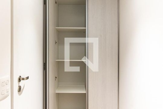 Studio - Armário de kitnet/studio à venda com 1 quarto, 57m² em Santa Cecilia, São Paulo