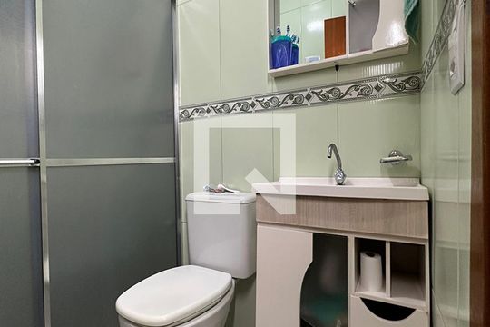 Banheiro de casa à venda com 3 quartos, 130m² em Rondônia, Novo Hamburgo