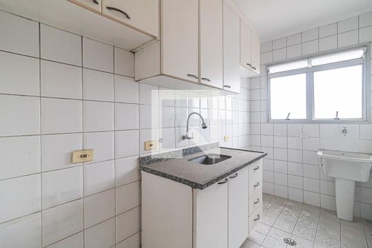 Cozinha de apartamento para alugar com 1 quarto, 42m² em Vila Pompéia, São Paulo
