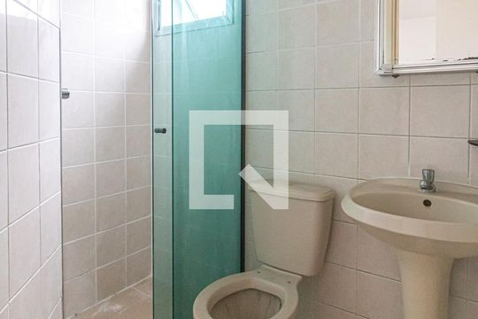 Banheiro de apartamento para alugar com 1 quarto, 42m² em Vila Pompéia, São Paulo