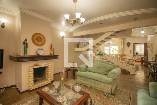 Casa à venda com 3 quartos, 218m² em Jardim Itu, Porto Alegre