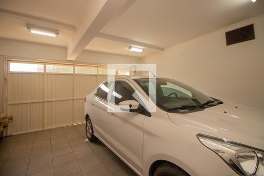 Garagem de casa à venda com 3 quartos, 218m² em Jardim Itu, Porto Alegre