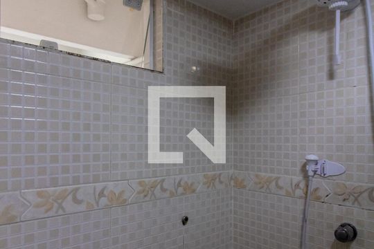 Banheiro Social de apartamento para alugar com 2 quartos, 62m² em Parque Cecap, Guarulhos