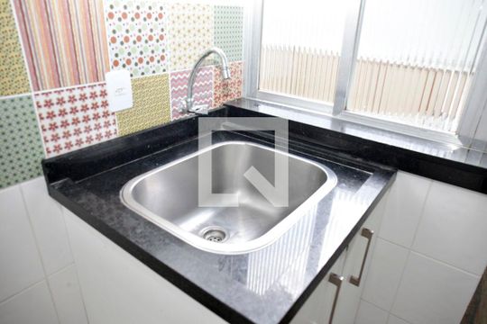 Cozinha + Área de Serviço de apartamento à venda com 2 quartos, 80m² em Jardim Itu, Porto Alegre