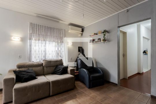 Sala 1 de casa à venda com 6 quartos, 300m² em Passo D’areia, Porto Alegre