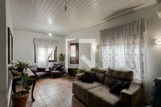 Sala 1 de casa à venda com 6 quartos, 300m² em Passo D’areia, Porto Alegre