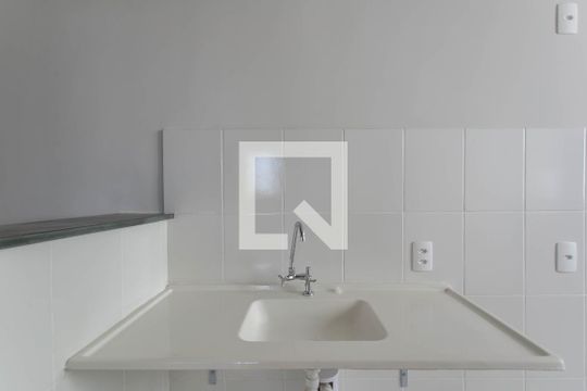 Cozinha de apartamento para alugar com 2 quartos, 46m² em Nazare, Belo Horizonte