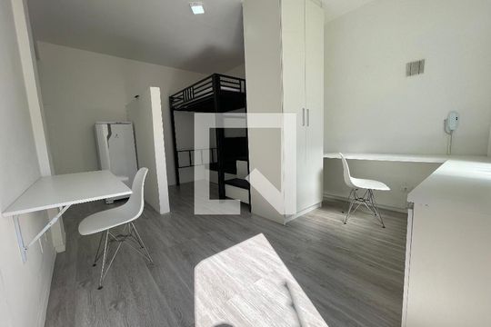 Casa para alugar com 1 quarto, 25m² em Vila Butantã, São Paulo