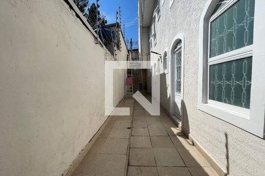 Quintal de casa para alugar com 1 quarto, 25m² em Vila Butantã, São Paulo