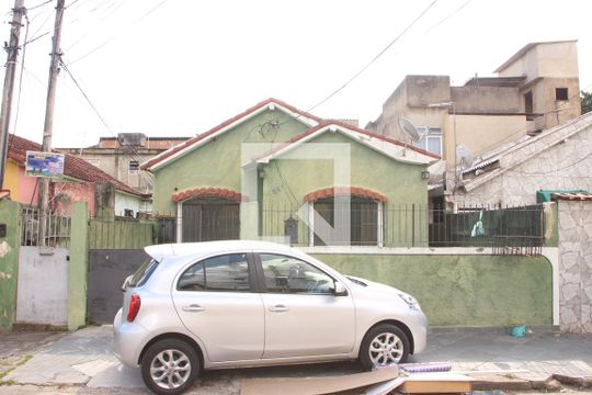 Fachada de casa para alugar com 4 quartos, 243m² em Santa Eugenia, Nova Iguaçu