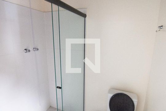 Banheiro de casa para alugar com 2 quartos, 40m² em Campos Elíseos, Taubaté