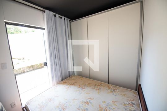 Quarto 1 de casa para alugar com 2 quartos, 40m² em Campos Elíseos, Taubaté