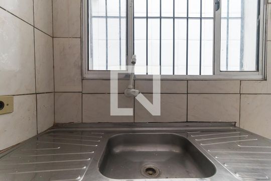 Cozinha de casa para alugar com 1 quarto, 90m² em Jardim Dulce, Poá
