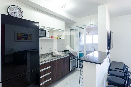 Cozinha de apartamento para alugar com 1 quarto, 73m² em Vila Guarani (z Sul), São Paulo