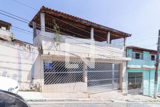 Fachada de casa à venda com 4 quartos, 182m² em Vila Yolanda, Osasco