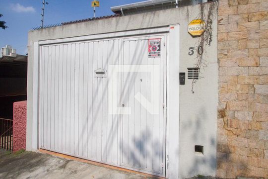 Fachada de casa para alugar com 3 quartos, 180m² em Chácara Monte Alegre, São Paulo