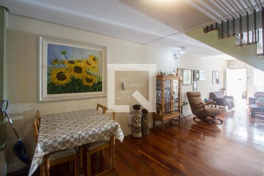 Sala de casa para alugar com 3 quartos, 180m² em Chácara Monte Alegre, São Paulo