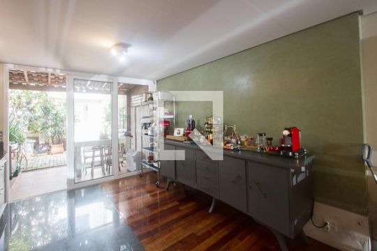 Cozinha de casa para alugar com 3 quartos, 180m² em Chácara Monte Alegre, São Paulo
