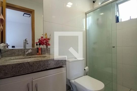 Banheiro de apartamento à venda com 3 quartos, 85m² em Nova Suíça, Belo Horizonte