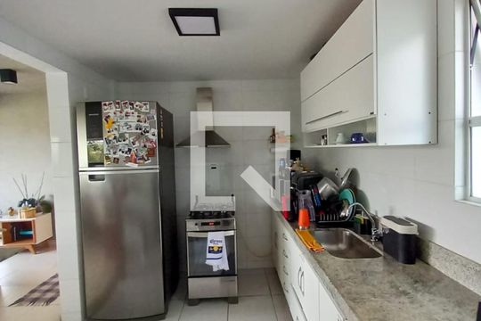 Cozinha de apartamento à venda com 3 quartos, 85m² em Nova Suíça, Belo Horizonte