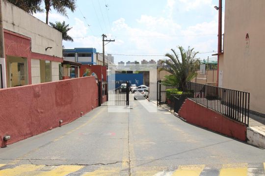Garagem de apartamento para alugar com 2 quartos, 65m² em Jardim Guairaca, São Paulo