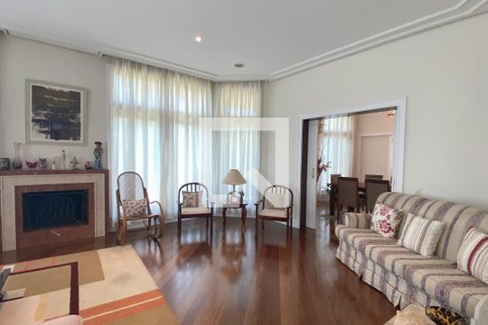 Sala de casa de condomínio à venda com 4 quartos, 462m² em Alphaville, Santana de Parnaíba
