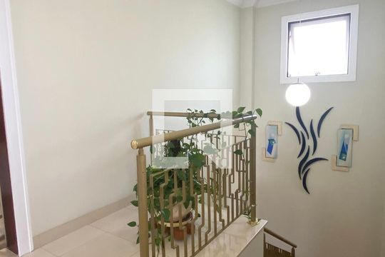 Escada de casa de condomínio à venda com 4 quartos, 462m² em Alphaville, Santana de Parnaíba