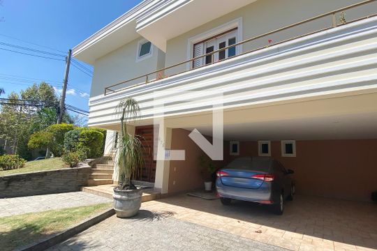 Fachada de casa de condomínio à venda com 4 quartos, 462m² em Alphaville, Santana de Parnaíba