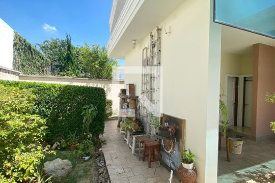 Jardim de casa de condomínio à venda com 4 quartos, 462m² em Alphaville, Santana de Parnaíba