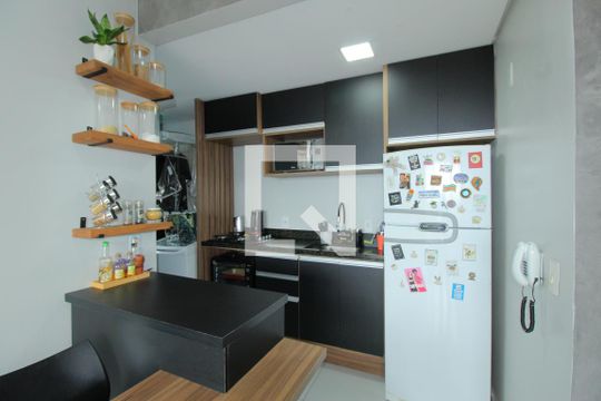 Cozinha  de apartamento à venda com 2 quartos, 49m² em Passo das Pedras, Porto Alegre