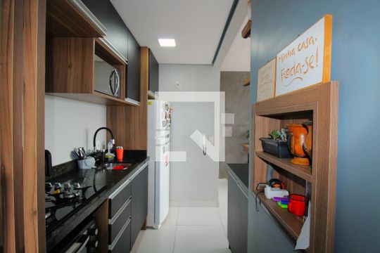 Cozinha  de apartamento à venda com 2 quartos, 49m² em Passo das Pedras, Porto Alegre