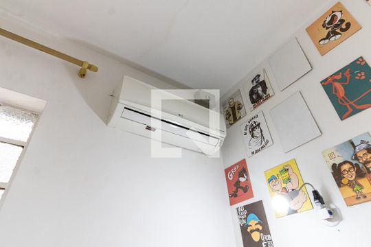 Quarto 4 de casa à venda com 4 quartos, 201m² em Vila Firmiano Pinto, São Paulo