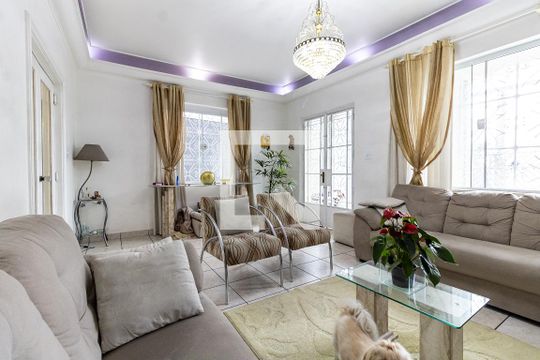Casa à venda com 4 quartos, 201m² em Vila Firmiano Pinto, São Paulo