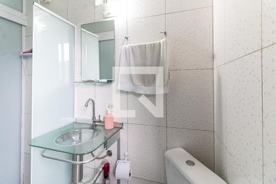 Banheiro da Suíte de casa à venda com 4 quartos, 201m² em Vila Firmiano Pinto, São Paulo