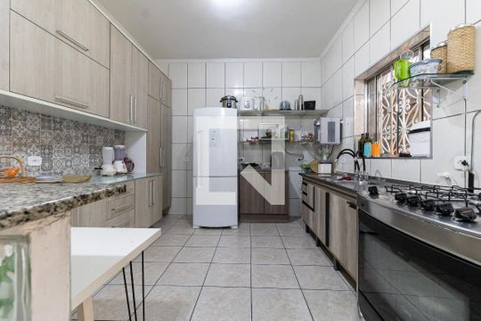 Cozinha de casa à venda com 4 quartos, 201m² em Vila Firmiano Pinto, São Paulo
