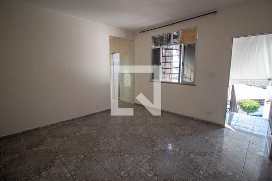 Sala de casa para alugar com 1 quarto, 79m² em Engenho do Porto, Duque de Caxias
