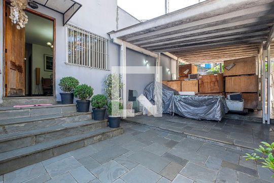 Garagem de casa à venda com 3 quartos, 282m² em Sumarezinho, São Paulo