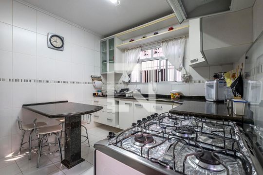 Cozinha de casa à venda com 3 quartos, 282m² em Sumarezinho, São Paulo