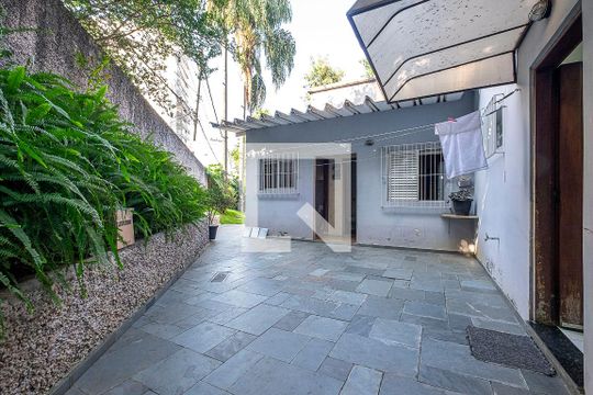 Quintal de casa à venda com 3 quartos, 282m² em Sumarezinho, São Paulo