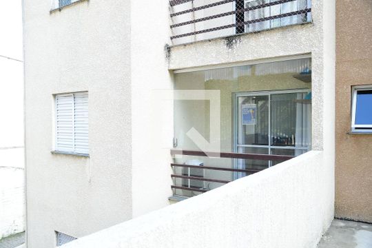 Fachada de apartamento para alugar com 2 quartos, 48m² em Parque Rincão, Cotia