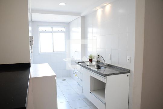Cozinha e Área de Serviço de apartamento para alugar com 2 quartos, 48m² em Parque Rincão, Cotia