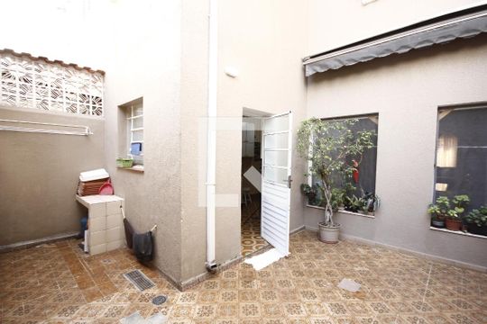 Quintal de casa para alugar com 3 quartos, 140m² em Vila Mariana, São Paulo