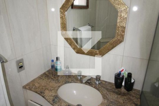 Banheiro de apartamento à venda com 3 quartos, 81m² em Vila Bertioga, São Paulo