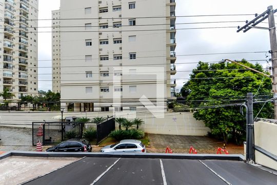Vista da Suíte 1 de casa para alugar com 3 quartos, 255m² em Vila Augusta, Guarulhos