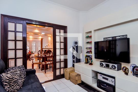 Sala de TV de casa para alugar com 3 quartos, 255m² em Vila Augusta, Guarulhos