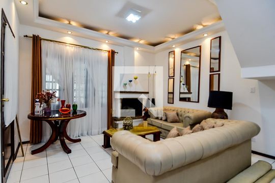 Sala de casa para alugar com 3 quartos, 255m² em Vila Augusta, Guarulhos